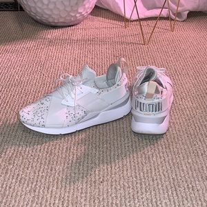 Women’s PUMA Tennis Shoes Size 9